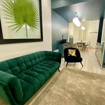 Republique Apartment *