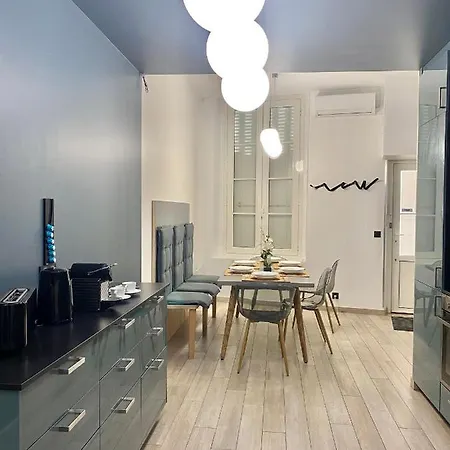 Republique Apartment *